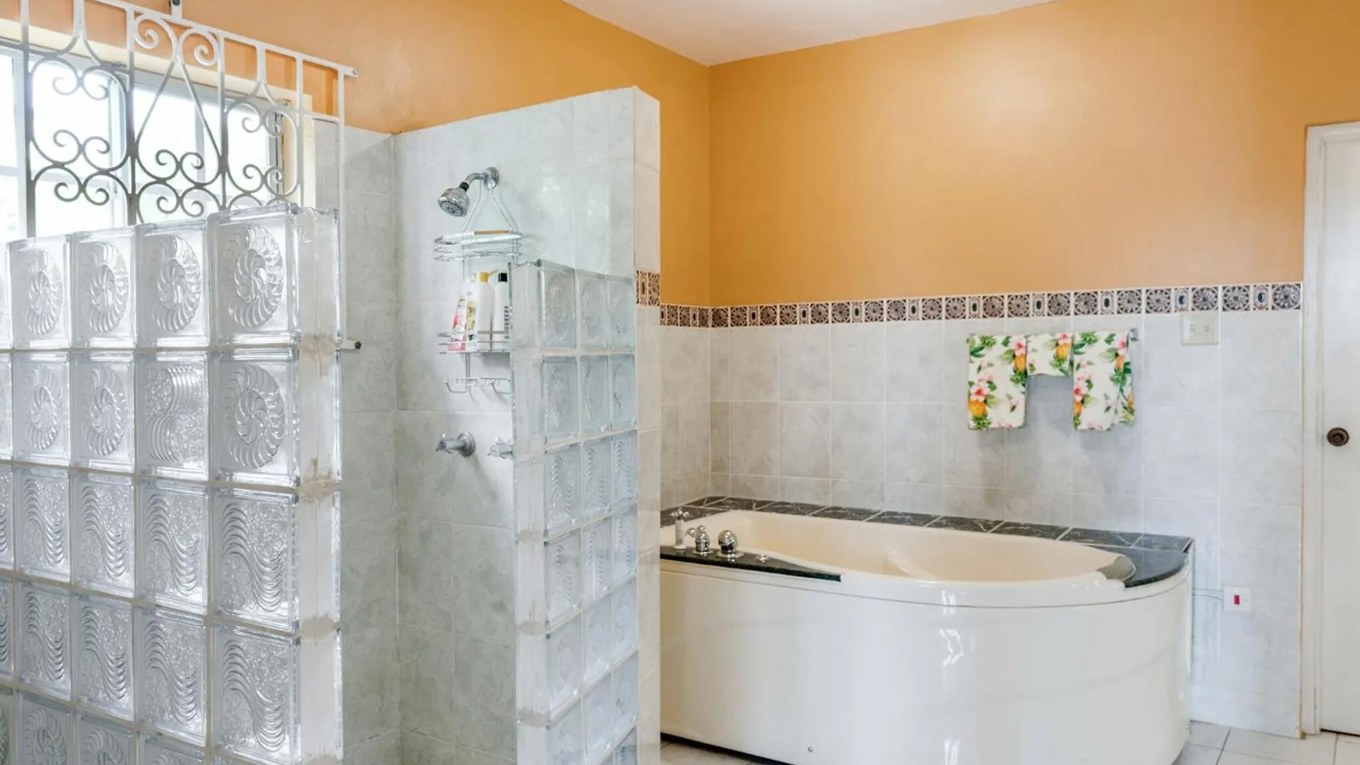 Vila Yanceylargo-6Br Two-Story Estate With Mountain Views Montego Bay Jamajka