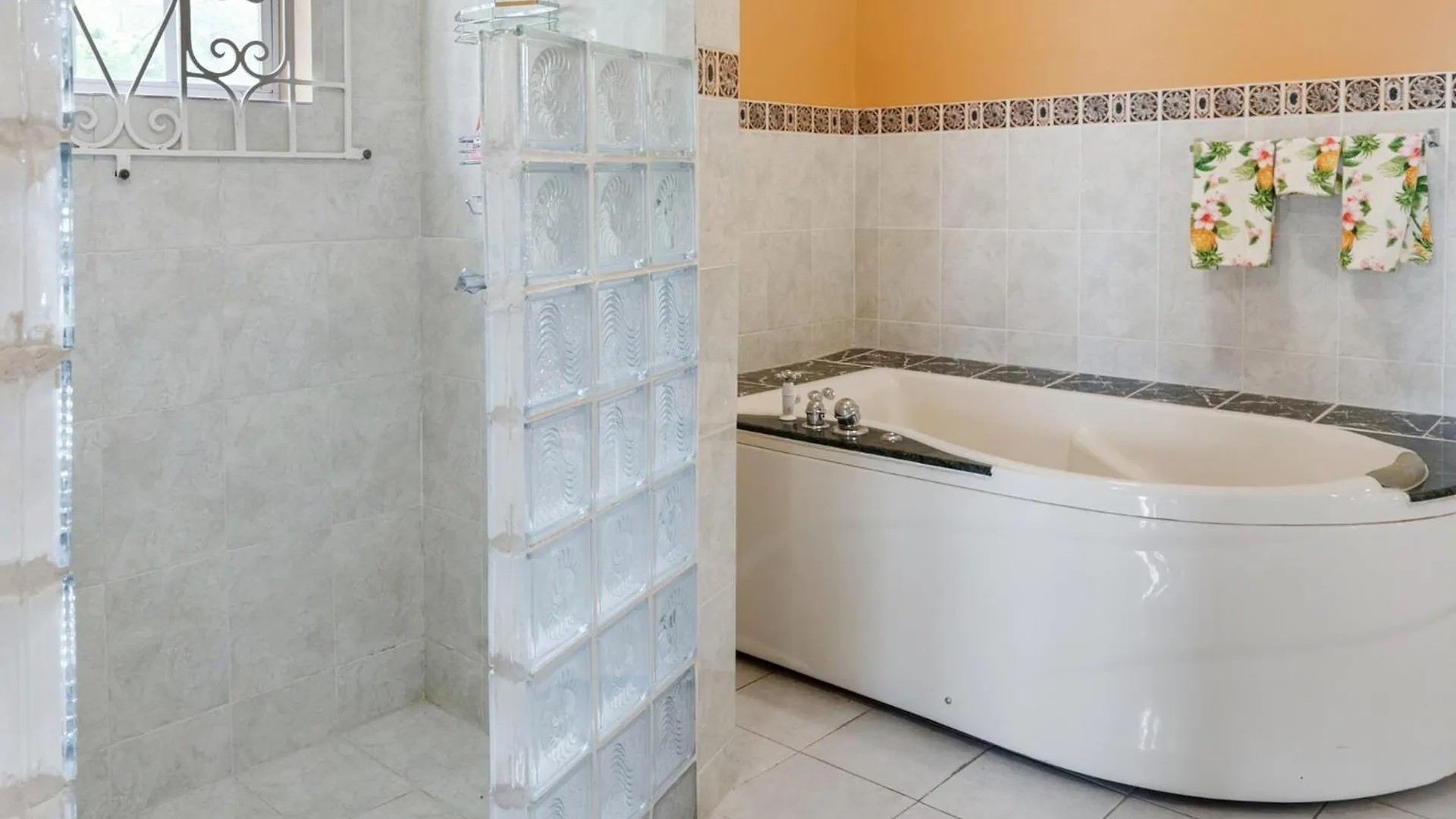 Vila Yanceylargo-6Br Two-Story Estate With Mountain Views Montego Bay