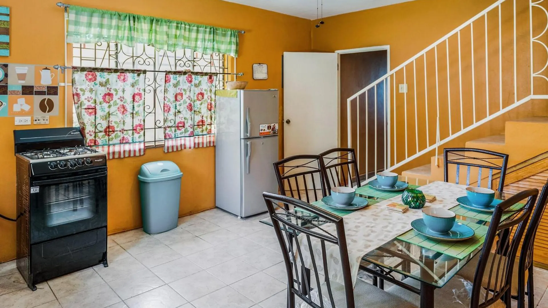 Vila Yanceylargo-6Br Two-Story Estate With Mountain Views Montego Bay 0*,  Jamajka